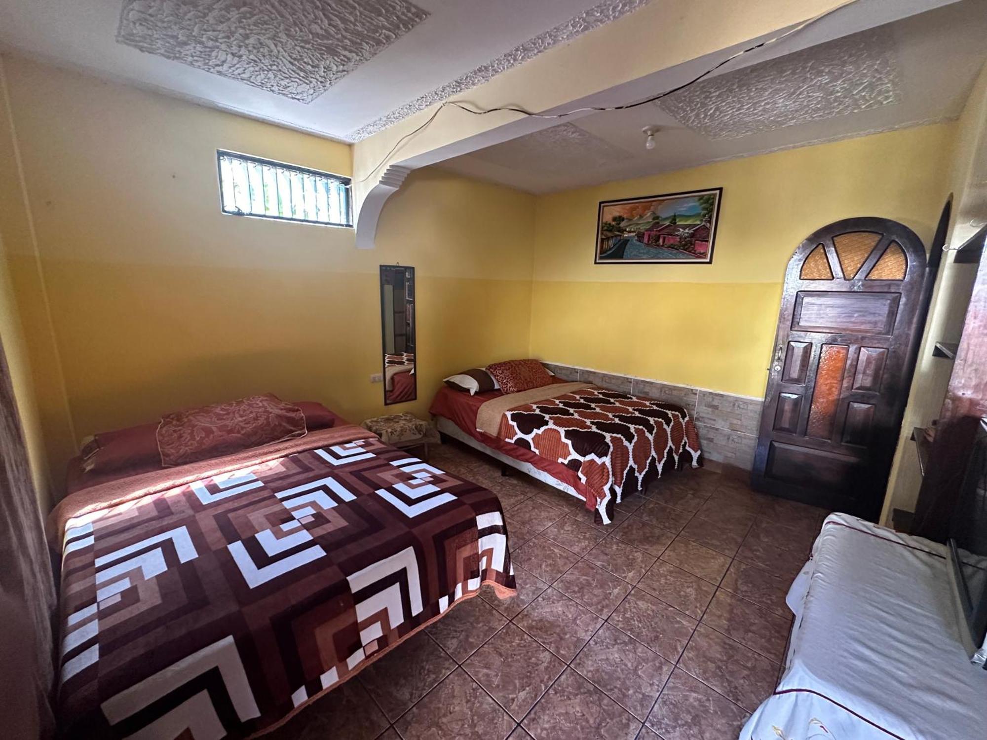 Hospedaje Gonzalez San Pedro La Laguna Exterior foto